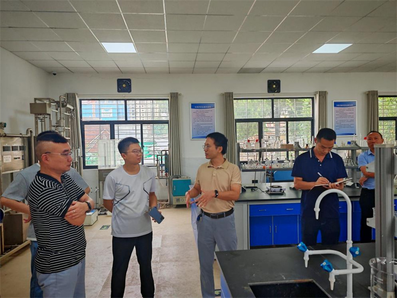 学校组织新学期开学工作检查