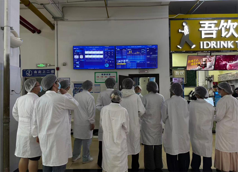 食堂开放日零距离探秘 筑牢校园食品安全防线